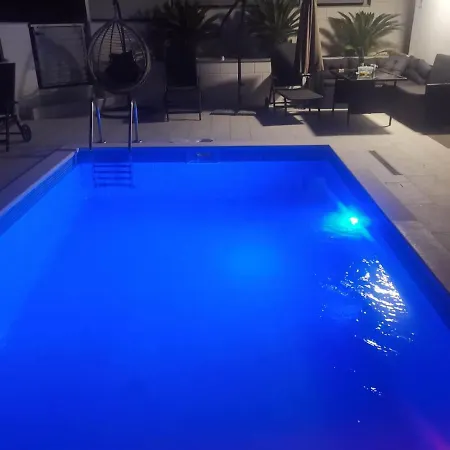 Bauman شقة تروغير